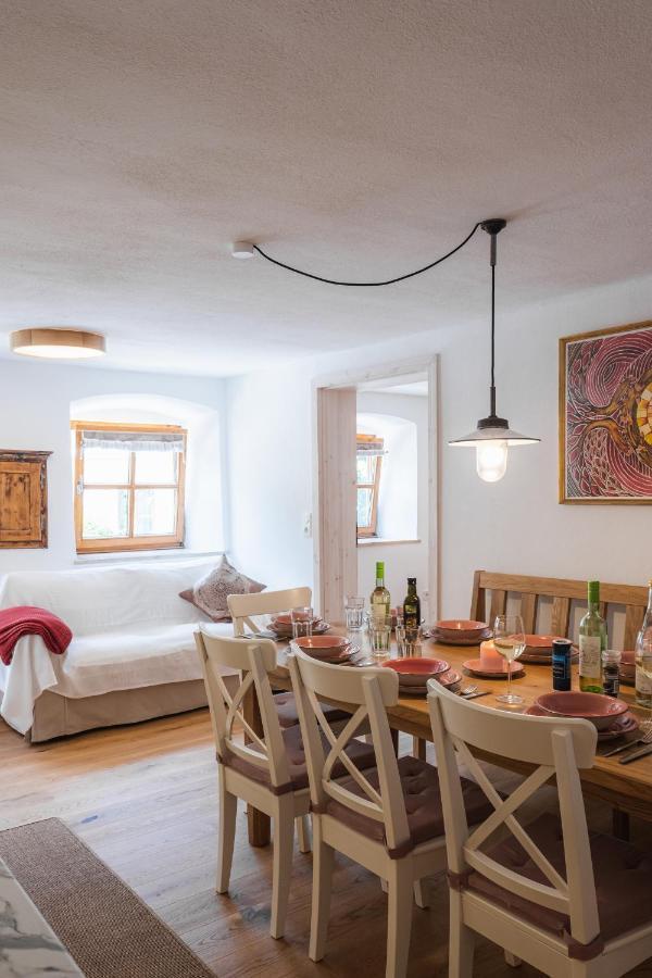 Gehobenes Ambiente In Historischer Wohnung Walting Eksteriør billede