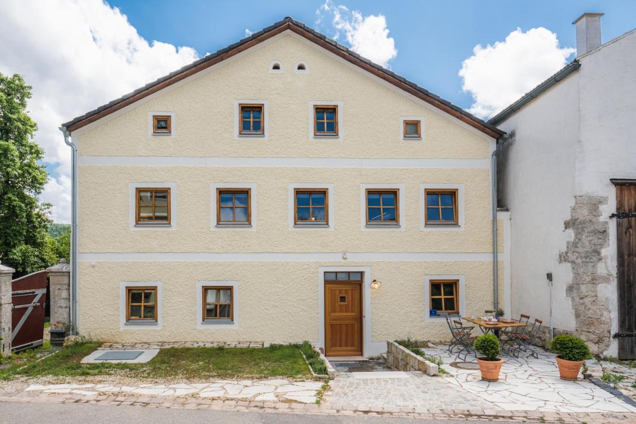 Gehobenes Ambiente In Historischer Wohnung Walting Eksteriør billede