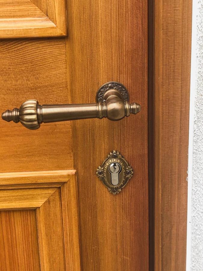 Gehobenes Ambiente In Historischer Wohnung Walting Eksteriør billede